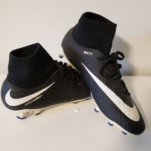 Soccer Cleats - Size 8